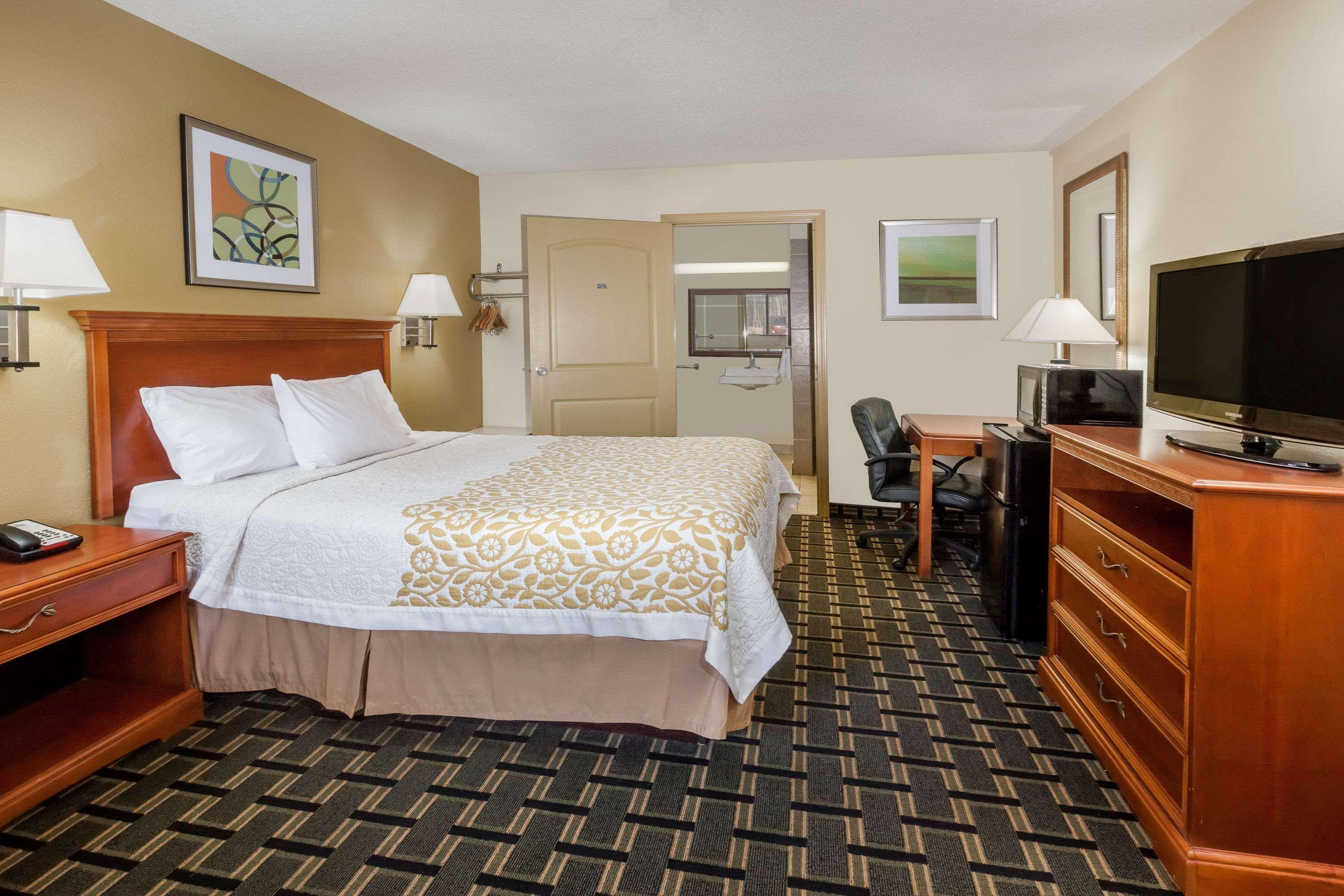 Days By Wyndham - Akron Hotel Kent